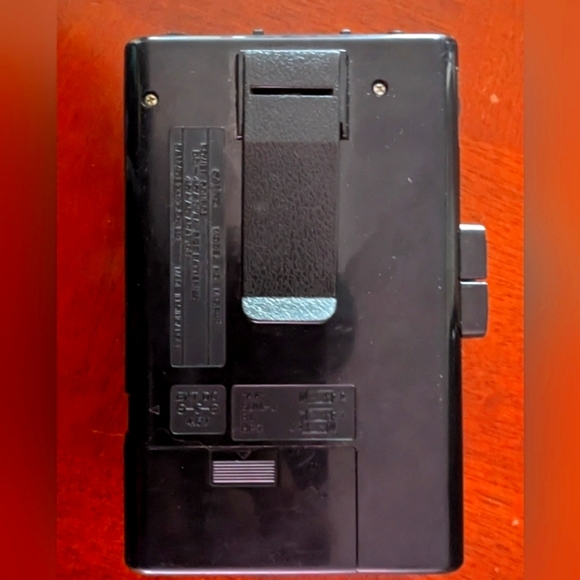 Vintage Sanyo MGR62 Portable Cassette Tape Player | Great Condition - Picture 7 of 7